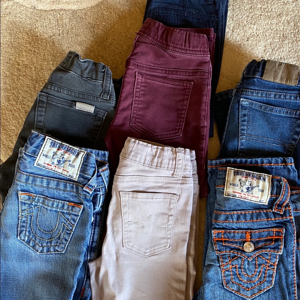 Lot of 7 jeans size 4. True religion, joes, gap AG